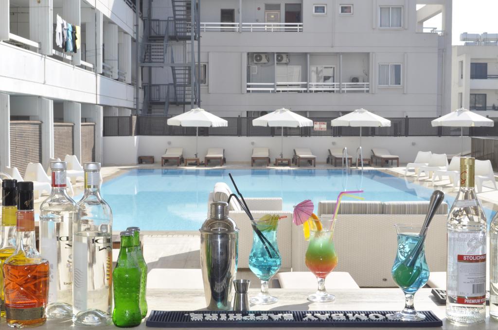 Sun Hall Hotel Larnaca Buitenkant foto